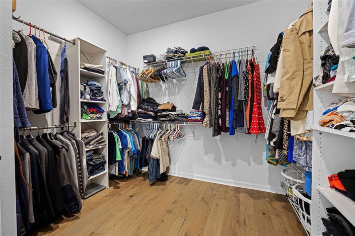 Image No.23-4 Bed Property for sale