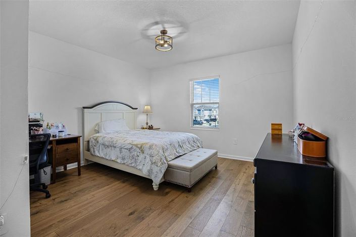 Image No.33-4 Bed Property for sale