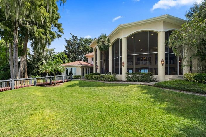 Image No.10-5 Bed Property for sale