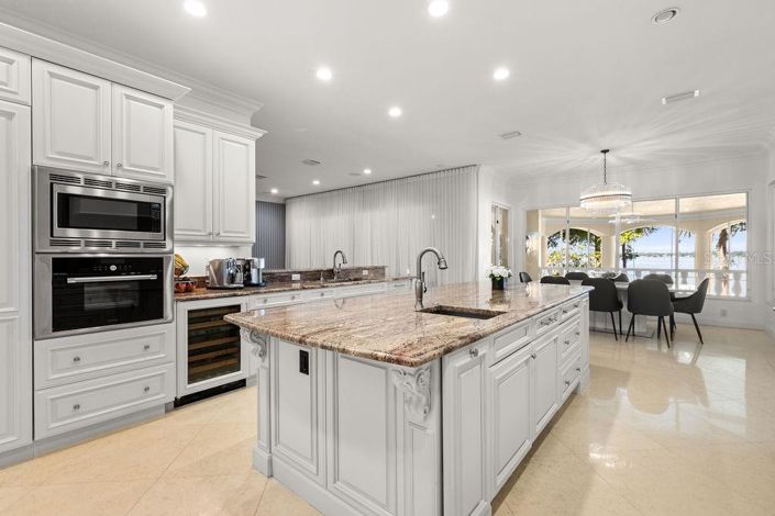 Image No.22-5 Bed Property for sale