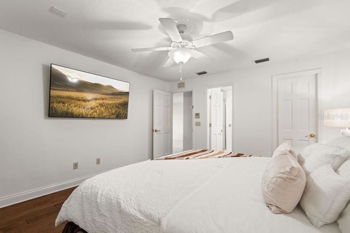 Image No.42-5 Bed Property for sale