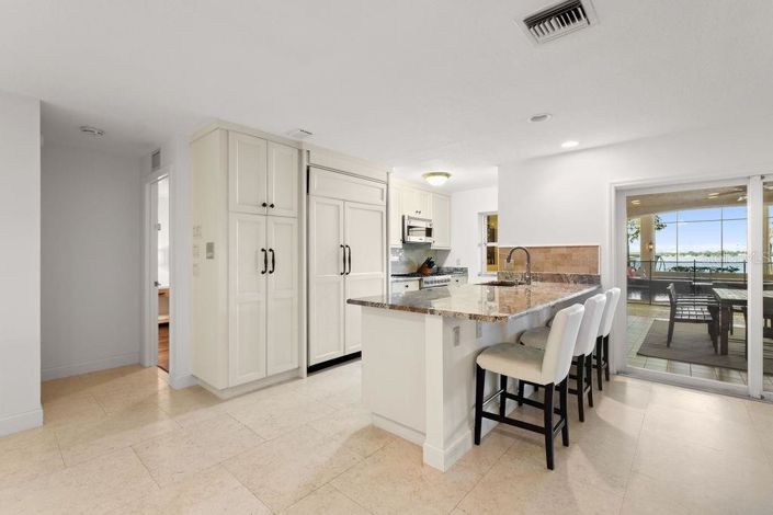 Image No.50-5 Bed Property for sale