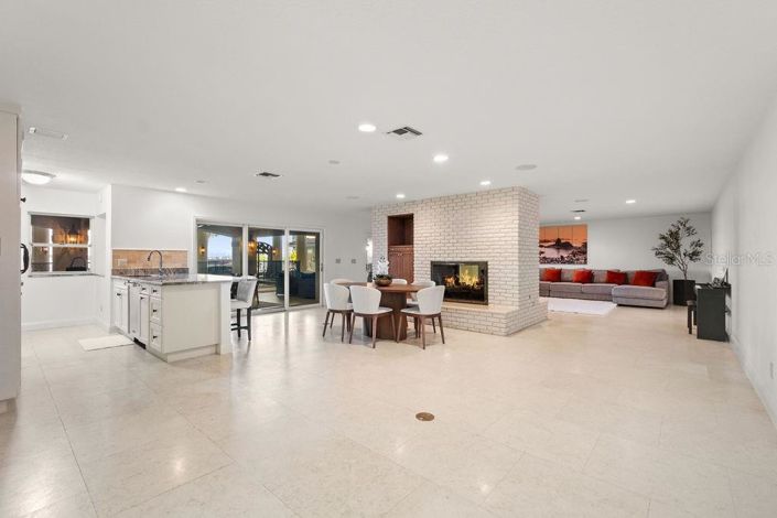 Image No.51-5 Bed Property for sale