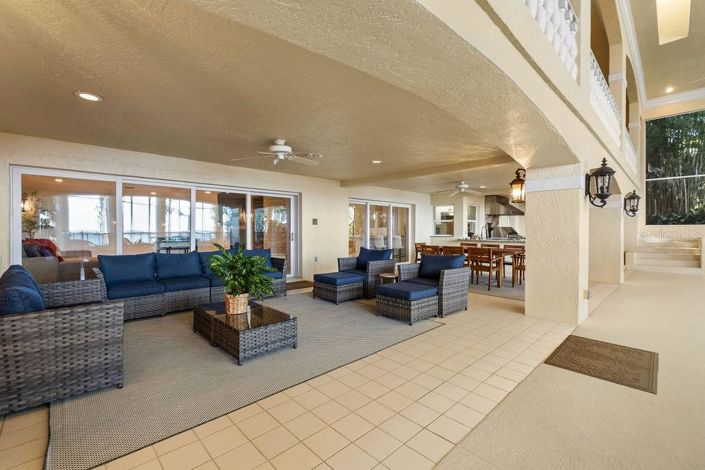 Image No.56-5 Bed Property for sale