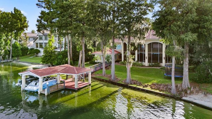 Image No.8-5 Bed Property for sale