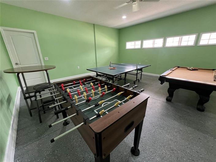 Image No.10-8 Bed Property for sale