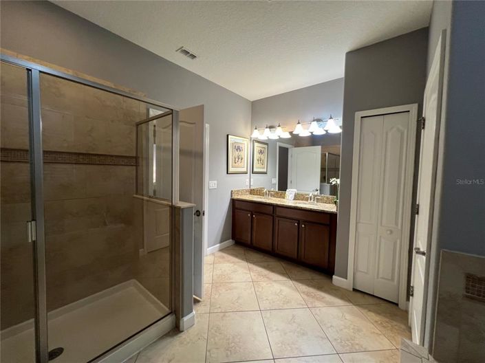 Image No.14-8 Bed Property for sale