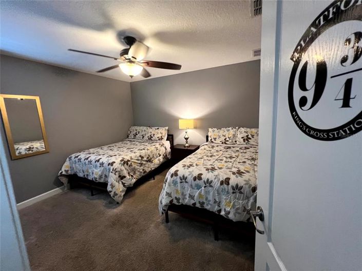 Image No.20-8 Bed Property for sale