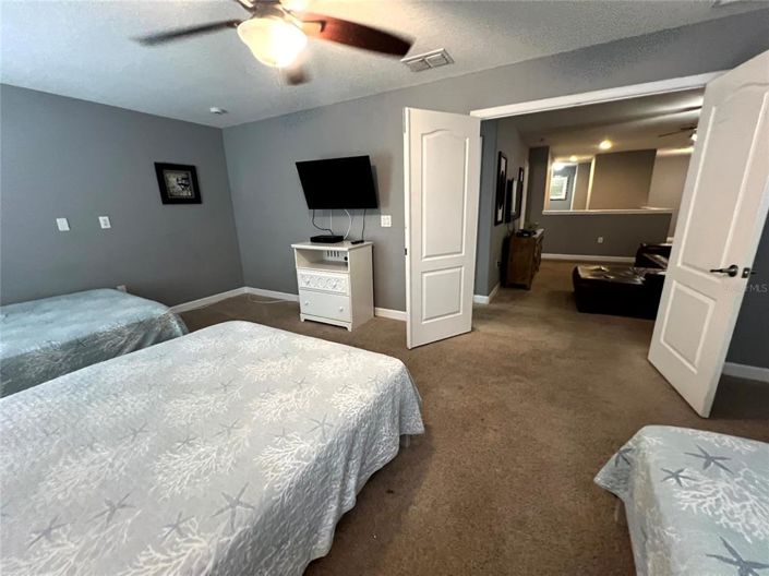 Image No.26-8 Bed Property for sale