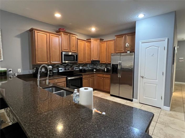 Image No.3-8 Bed Property for sale