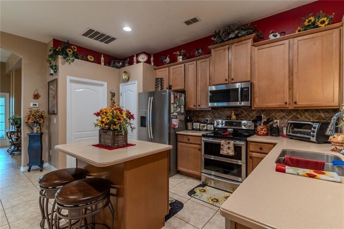 Image No.10-3 Bed Property for sale