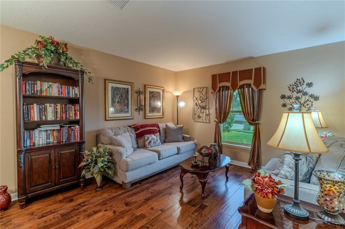 Image No.4-3 Bed Property for sale