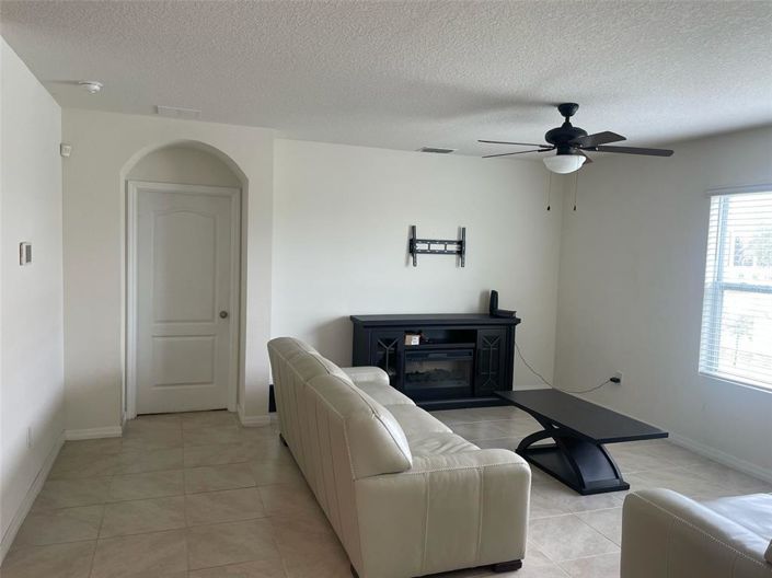 Image No.11-4 Bed Property for sale