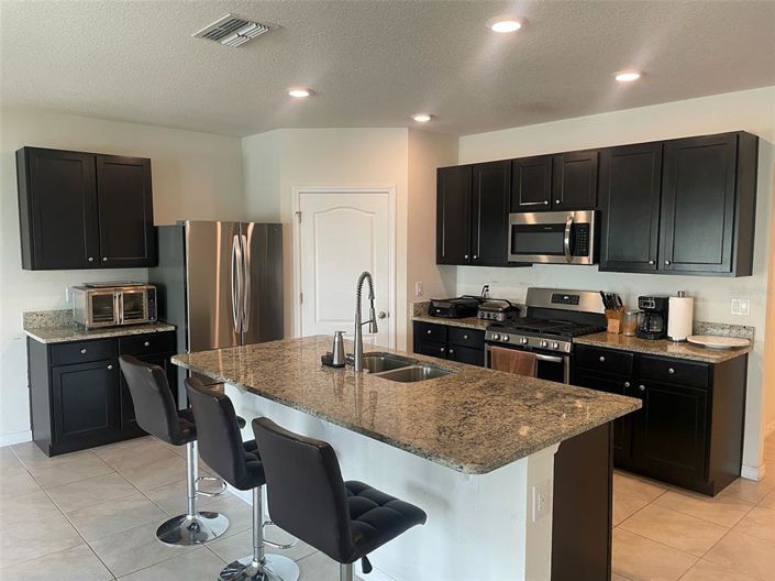 Image No.4-4 Bed Property for sale