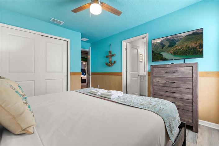 Image No.12-10 Bed Property for sale