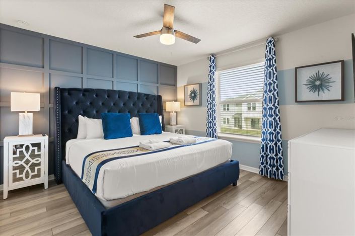 Image No.17-10 Bed Property for sale