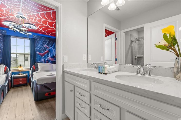 Image No.32-10 Bed Property for sale