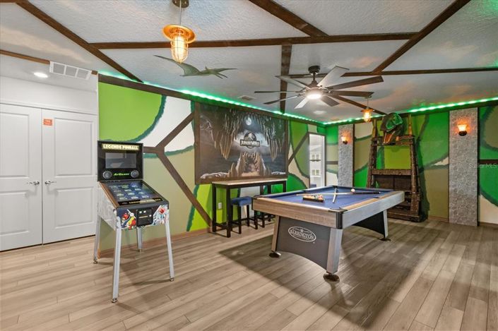 Image No.36-10 Bed Property for sale