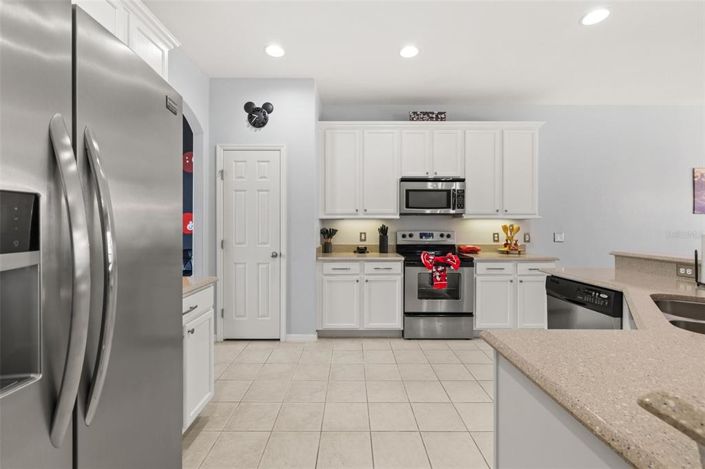 Image No.12-5 Bed Property for sale