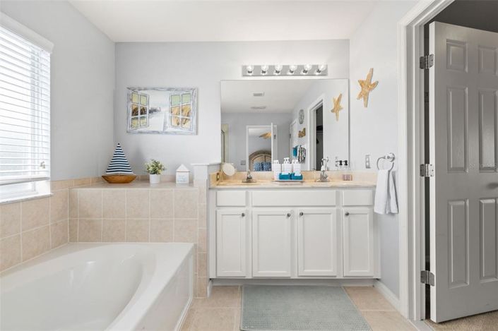 Image No.33-5 Bed Property for sale