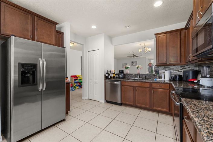 Image No.10-3 Bed Property for sale