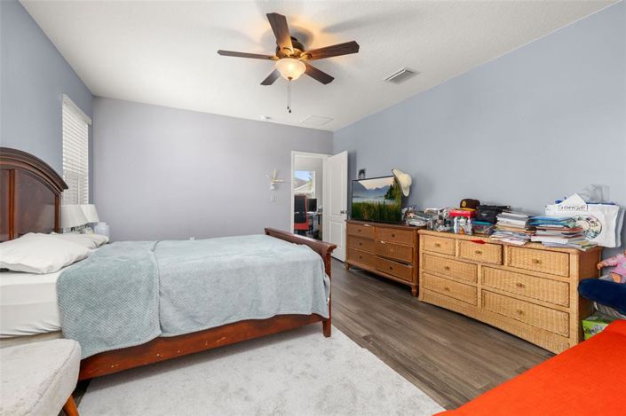 Image No.21-3 Bed Property for sale