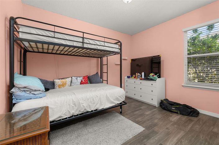 Image No.24-3 Bed Property for sale