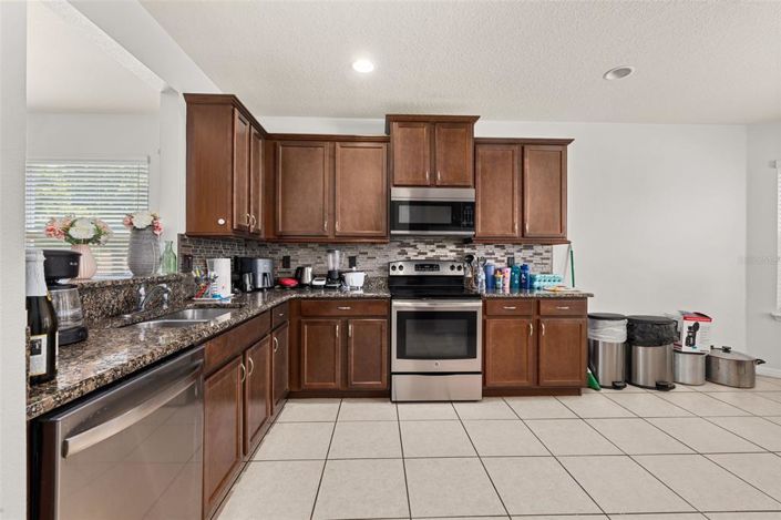 Image No.8-3 Bed Property for sale