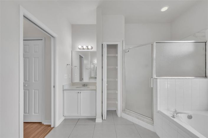 Image No.13-4 Bed Property for sale