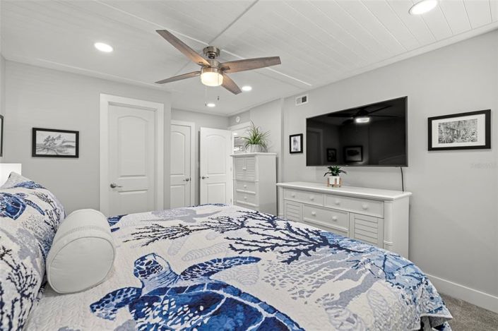 Image No.12-2 Bed Property for sale