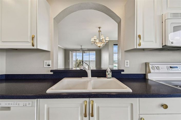 Image No.27-2 Bed Property for sale