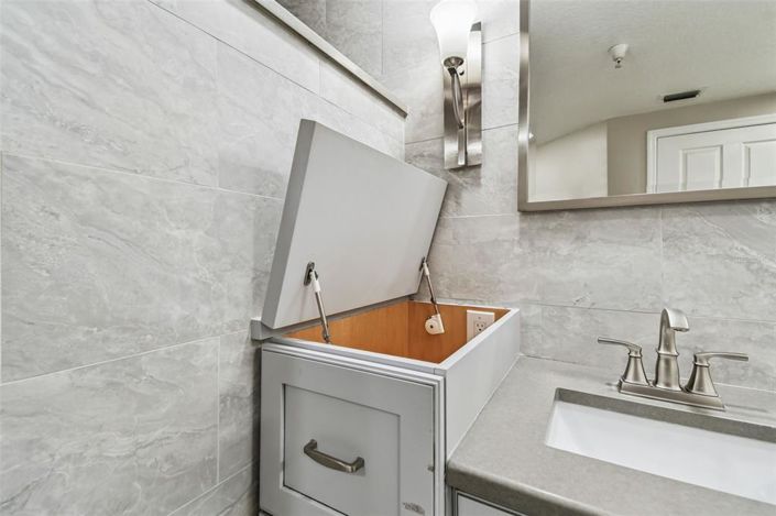 Image No.56-2 Bed Property for sale