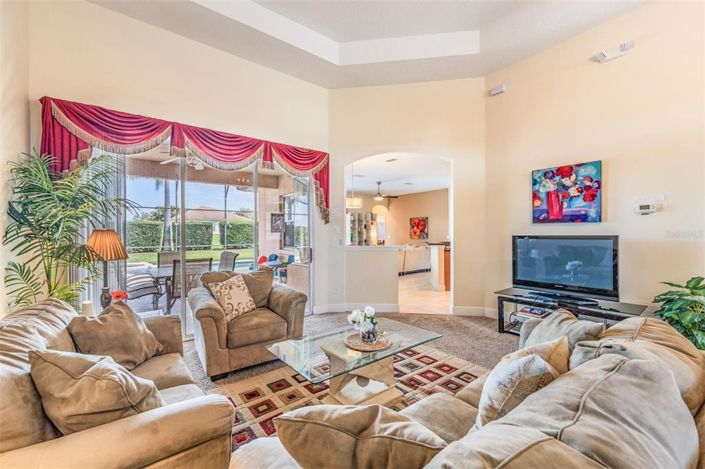 Image No.10-5 Bed Property for sale