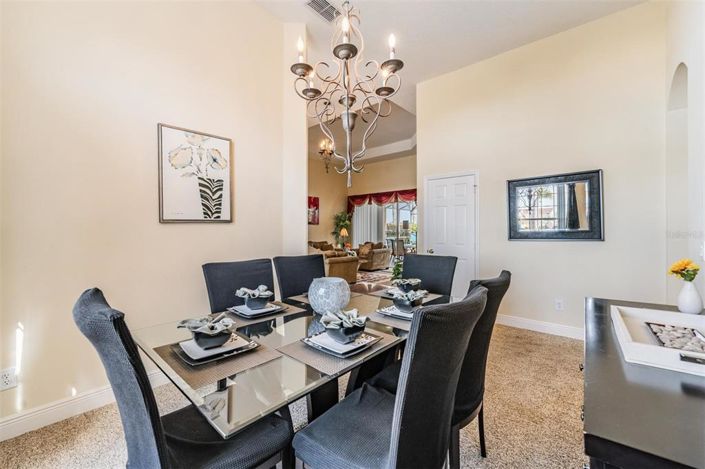 Image No.12-5 Bed Property for sale