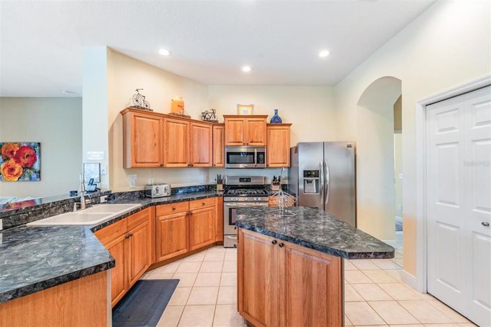 Image No.16-5 Bed Property for sale