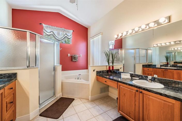 Image No.25-5 Bed Property for sale