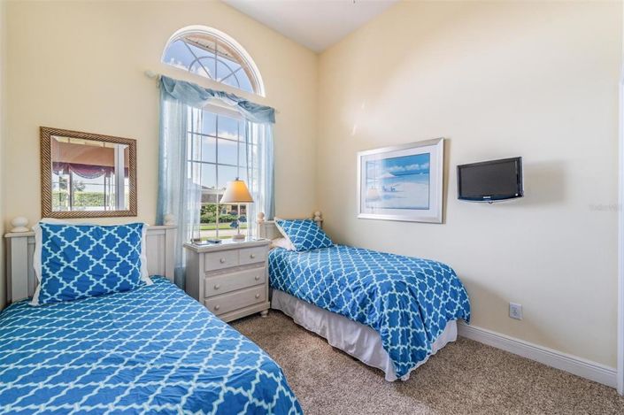 Image No.27-5 Bed Property for sale