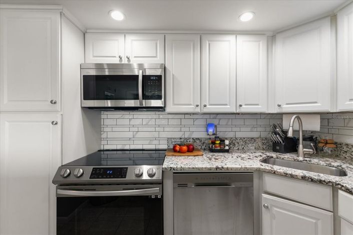 Image No.10-1 Bed Property for sale