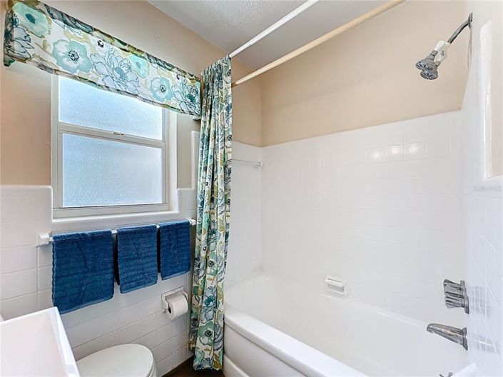 Image No.18-2 Bed Property for sale