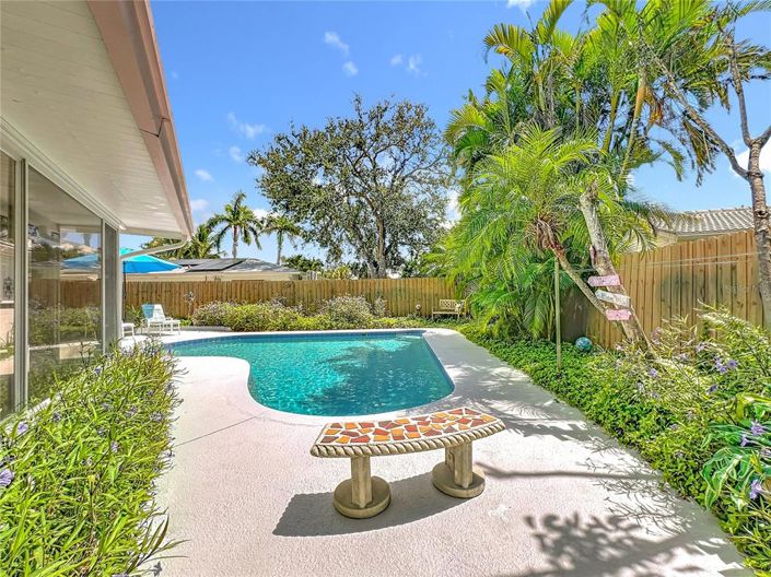 Image No.33-2 Bed Property for sale