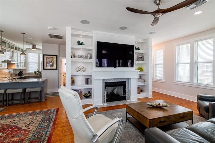 Image No.10-3 Bed Property for sale