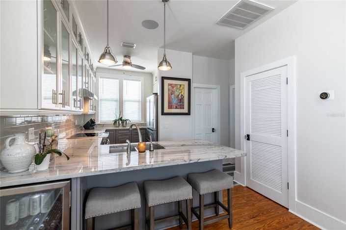 Image No.19-3 Bed Property for sale