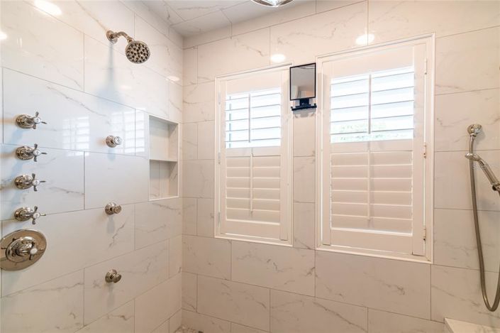 Image No.37-3 Bed Property for sale