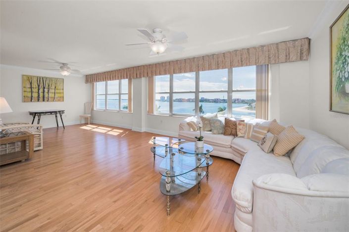 Image No.7-2 Bed Property for sale