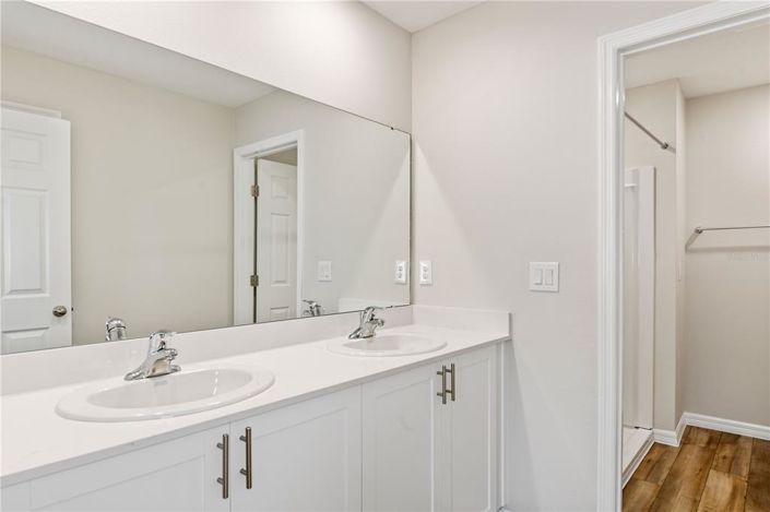 Image No.14-3 Bed Townhouse for sale