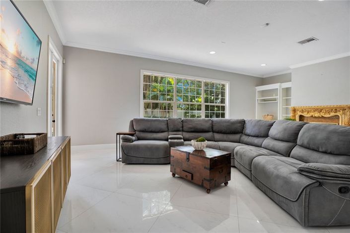 Image No.15-4 Bed Property for sale