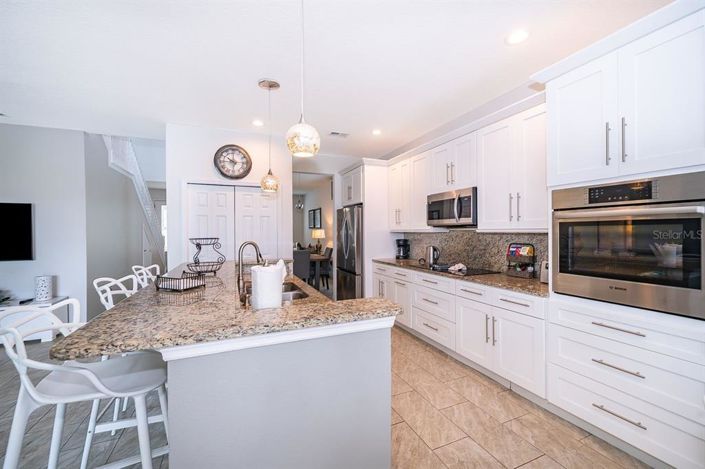 Image No.15-6 Bed Property for sale