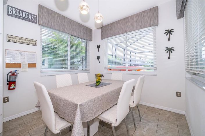 Image No.18-6 Bed Property for sale