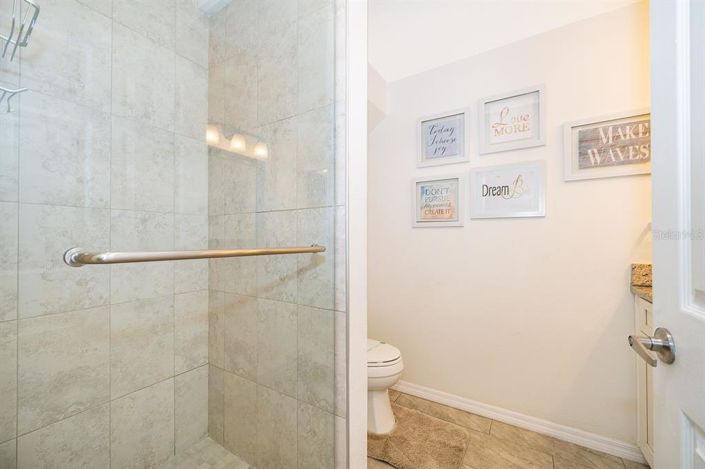 Image No.22-6 Bed Property for sale