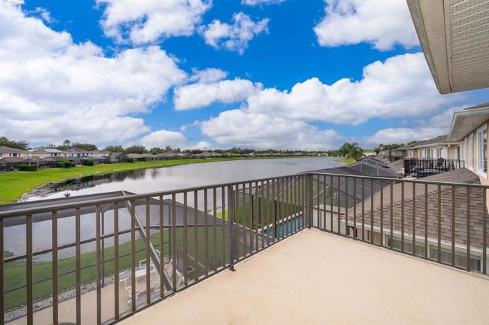 Image No.27-6 Bed Property for sale